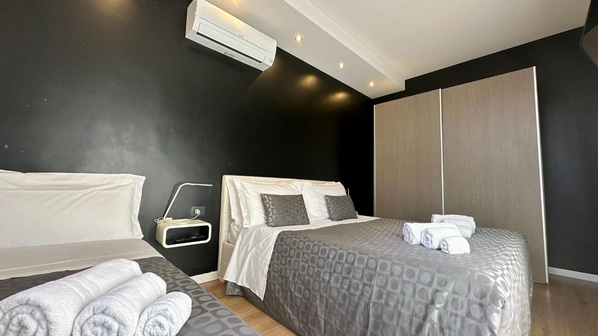 Ottomood B&B And Apartments Tremestieri Etneo Szoba fotó