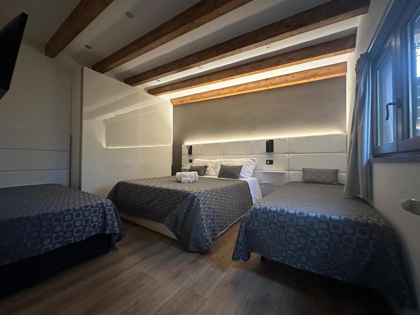 Ottomood B&B And Apartments Tremestieri Etneo Szoba fotó